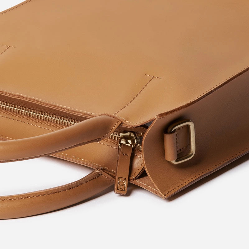 The Arc ii Purse ~ Saddle